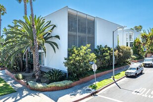 7960 Selma Ave in Los Angeles, CA - Building Photo