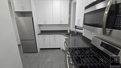 WEST 68 STREET in New York, NY - Foto de edificio - Building Photo