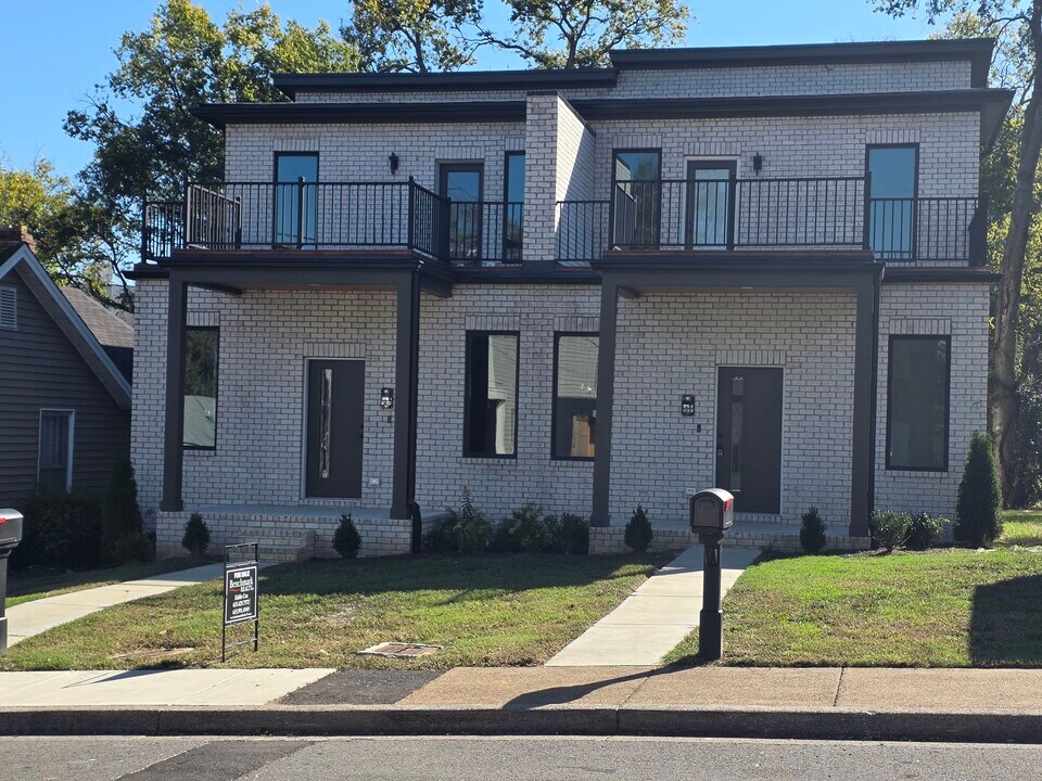 2715 Delaware Ave in Nashville, TN - Building Photo
