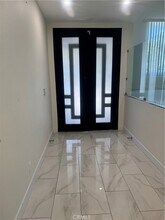 7127 White Oak Ave in Los Angeles, CA - Foto de edificio - Building Photo