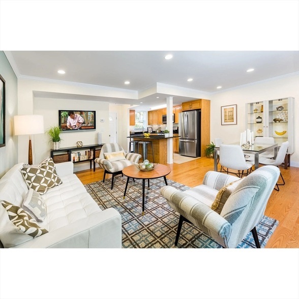 113 Thornton Rd in Brookline, MA - Building Photo - Building Photo