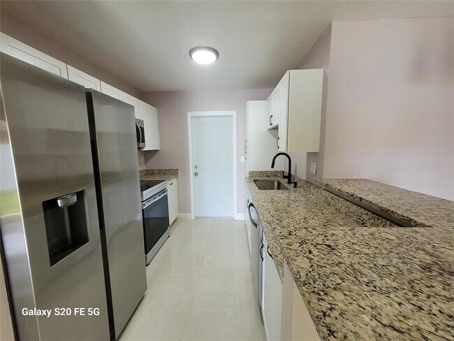 1533 NE 1st Ave. in Fort Lauderdale, FL - Building Photo - Building Photo