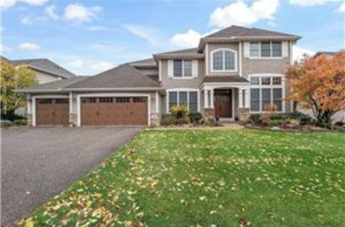 12424 Princeton Ave in Eden Prairie, MN - Building Photo