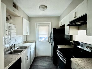 2067 Goldbrier Ln in Memphis, TN - Foto de edificio - Building Photo