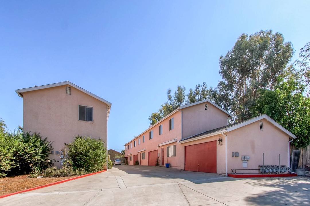 7305-7309 Central Ave in Lemon Grove, CA - Building Photo