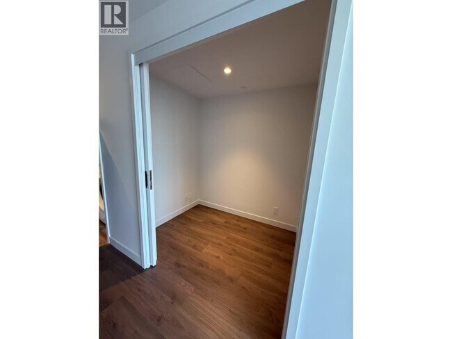 720 Farrow St in Coquitlam, BC - Building Photo - Building Photo