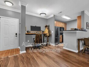 4852 Eisenhower Ave in Alexandria, VA - Foto de edificio - Building Photo