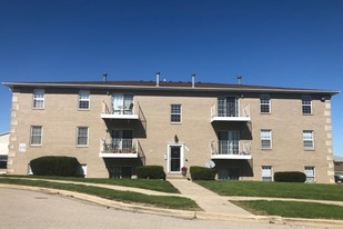 The Apartments At Oakbrook Court