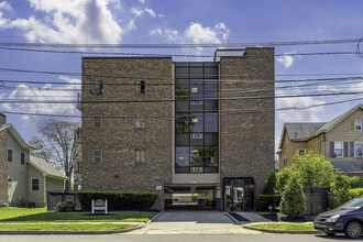 Green Briar Condominium in Hackensack, NJ - Building Photo - Building Photo