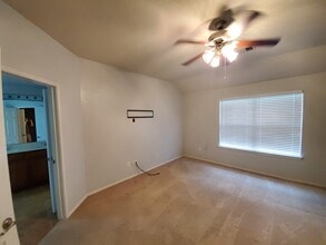 10351 Whisper Bluff Dr in Humble, TX - Building Photo - Building Photo