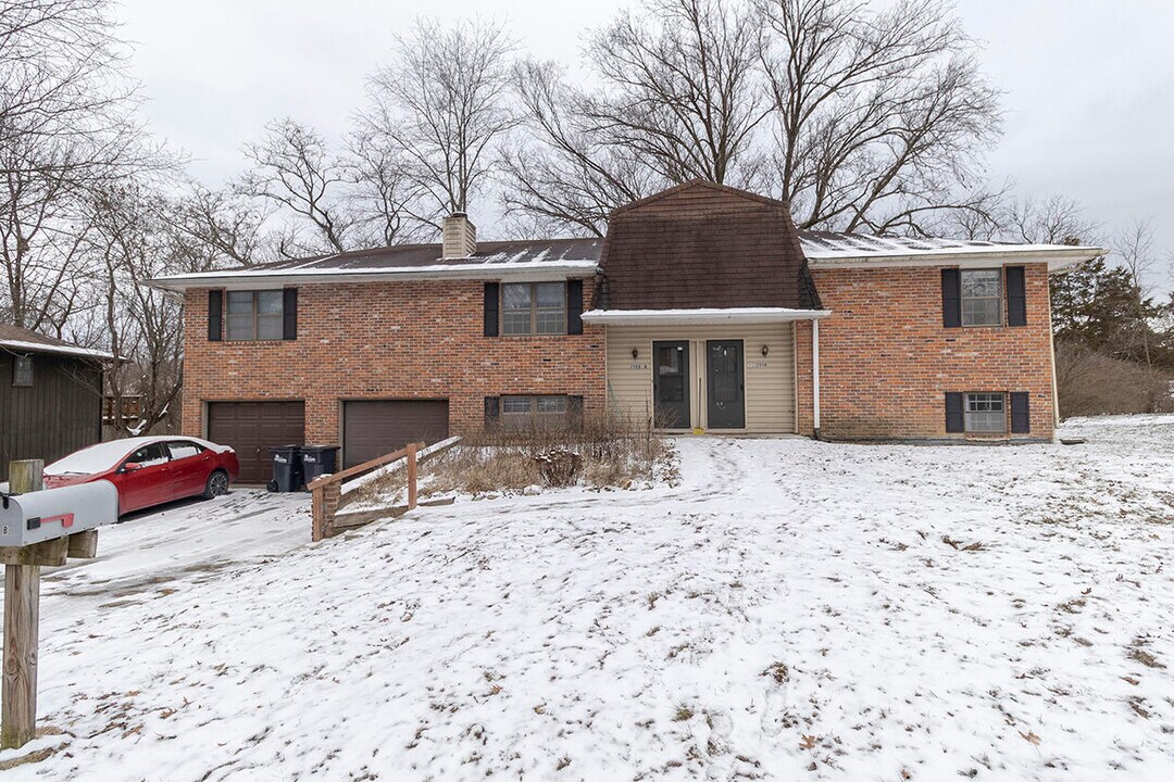 2008 Juniper Dr in Columbia, MO - Building Photo