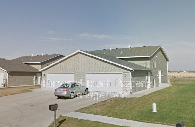 1726 41st Ave S in Moorhead, MN - Foto de edificio