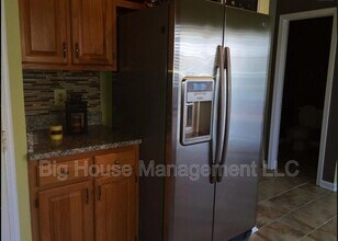 5802 Appleford Dr in Alexandria, VA - Building Photo - Building Photo