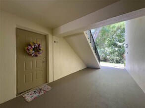 3188 Lake Pine Way S in Tarpon Springs, FL - Building Photo - Building Photo