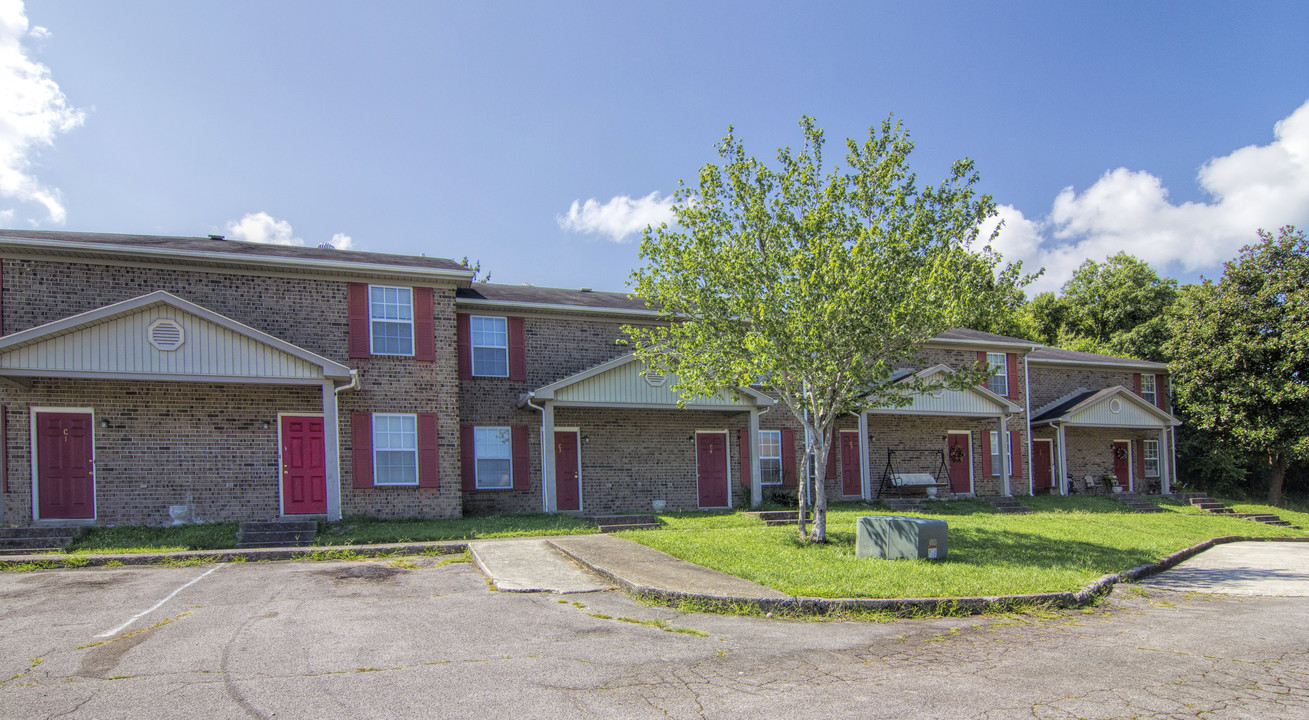 Cedar Ridge Apartments in Woodbury, TN - Building Photo