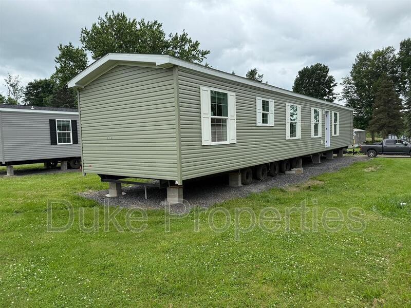 617 Kilkenny Dr in Utica, NY - Building Photo