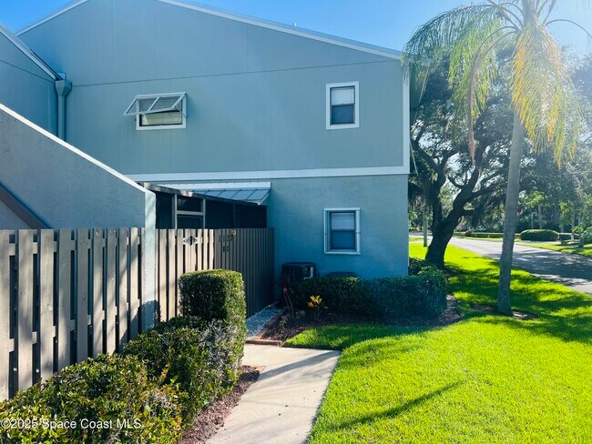 1123 Breezy Way in Sebastian, FL - Building Photo - Building Photo