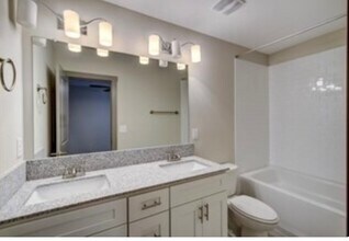 609 Bristol Creek Dr in Nashville, TN - Foto de edificio - Building Photo