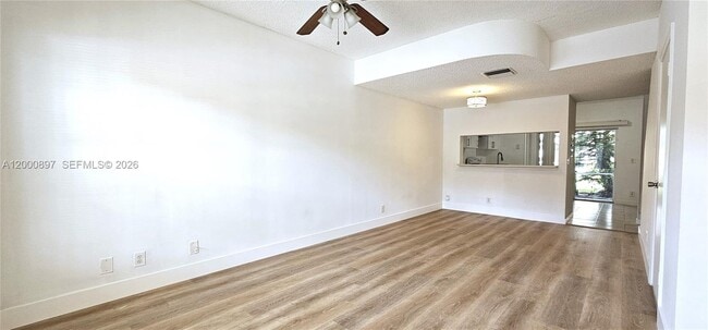 46 Simonton Cir in Weston, FL - Building Photo - Building Photo
