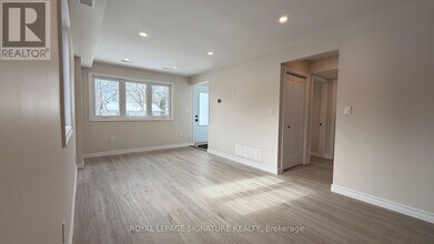 119 Wellington St in Whitby, ON - Building Photo - Building Photo