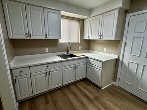 2132 W 104th St, Unit 2132 in Los Angeles, CA - Foto de edificio - Building Photo