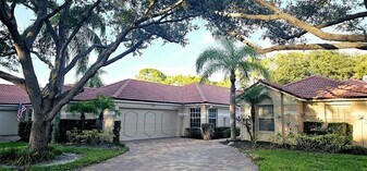 4026 Lyndhurst Ct in Sarasota, FL - Building Photo