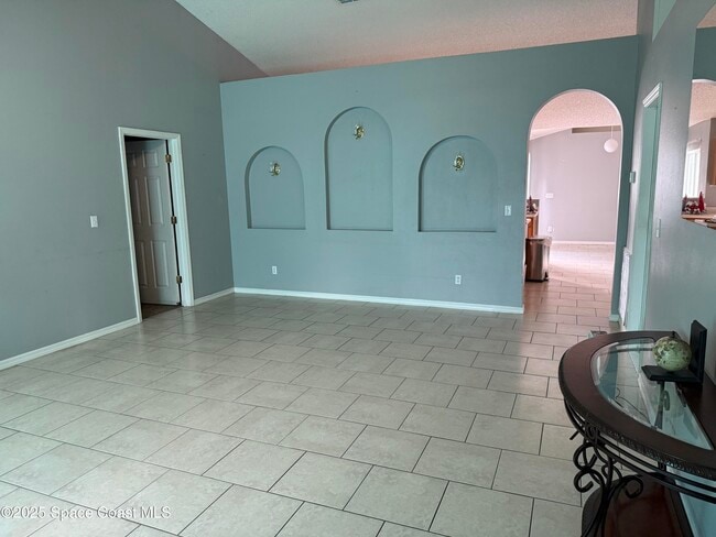 457 Fitzsimmons St in Palm Bay, FL - Building Photo - Building Photo