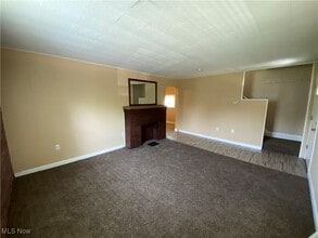 3190 W 70th St in Cleveland, OH - Foto de edificio - Building Photo