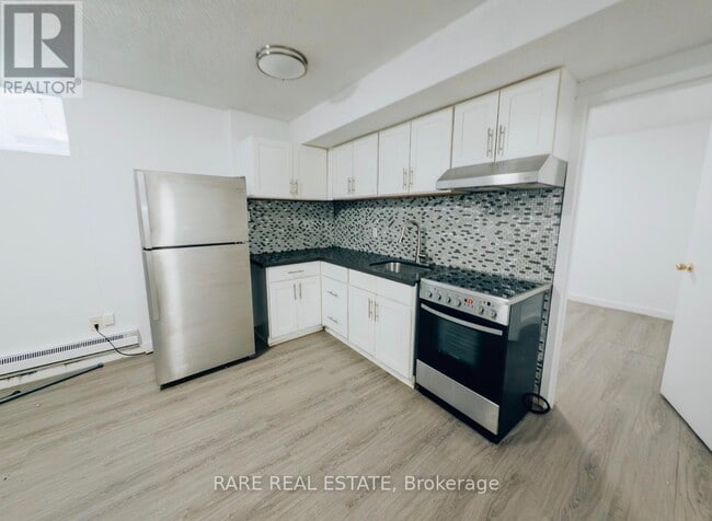 120 Spencer Ave in Toronto, ON - Building Photo - Building Photo