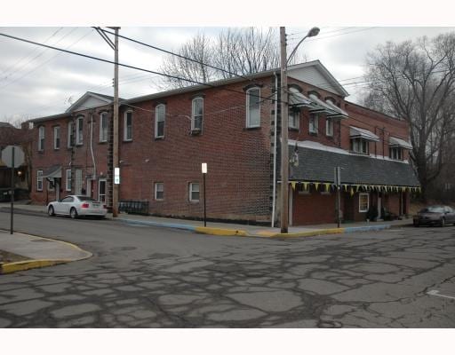 395-397 Connecticut Ave in Rochester, PA - Foto de edificio