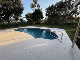 1304 Lake Breeze Dr in Wellington, FL - Building Photo