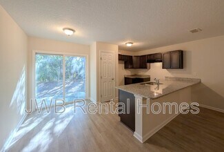 7808 Playschool Ln in Jacksonville, FL - Building Photo - Building Photo