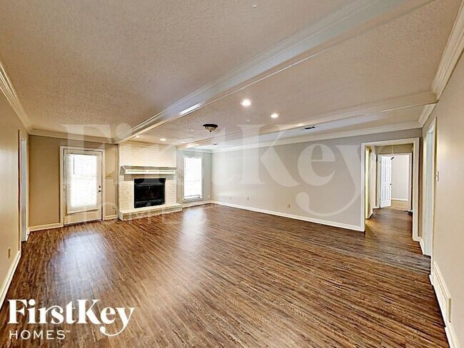 1053 Boones Hollow Dr in Memphis, TN - Building Photo - Building Photo