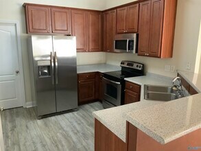 285 Shadow Ct SW in Huntsville, AL - Building Photo - Building Photo