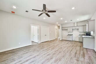 420 Ave B in La Marque, TX - Building Photo - Building Photo