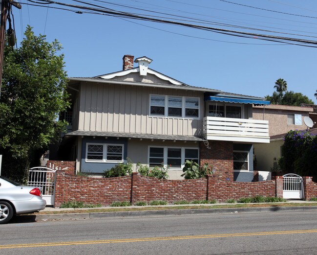 11511 Ohio Ave in Los Angeles, CA - Building Photo - Building Photo