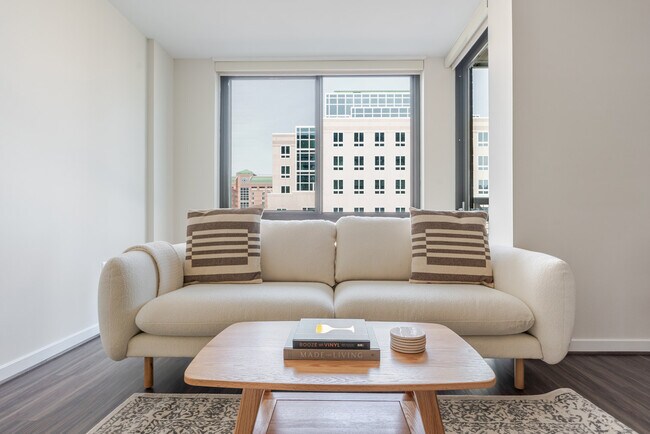 3444 Fairfax Dr in Arlington, VA - Foto de edificio - Building Photo