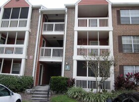 10200 Gandy Blvd N in St. Petersburg, FL - Building Photo