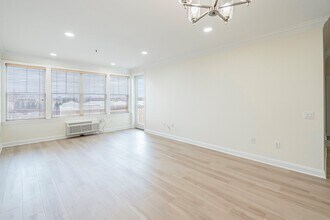 30 Constitution Way in Jersey City, NJ - Building Photo - Building Photo