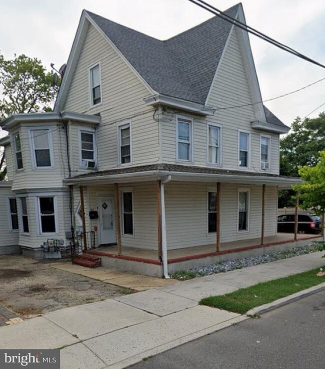 property at 312 N 2nd St