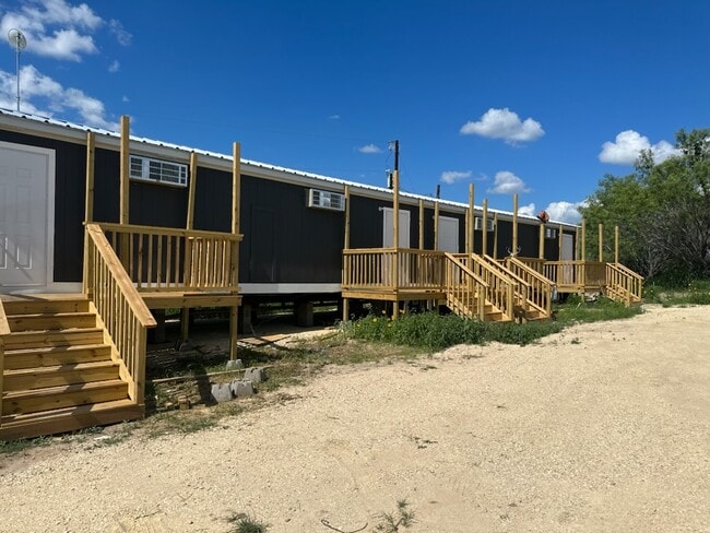 1001 Co Rd 773, Unit 134-1 in Devine, TX - Building Photo - Building Photo