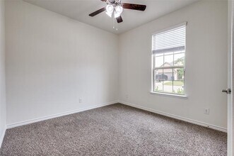 10418 Twisting Spgs Dr in Krugerville, TX - Building Photo - Building Photo
