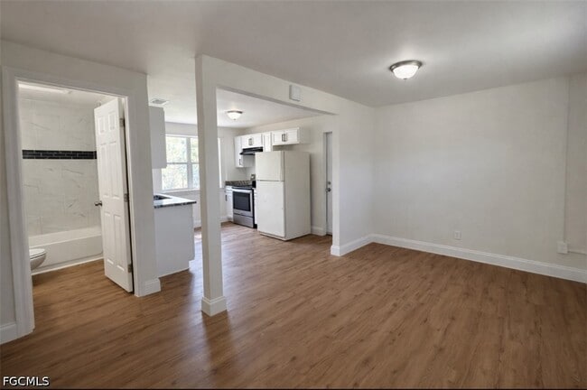 569 Nuna Ave in Ft. Myers, FL - Building Photo - Building Photo