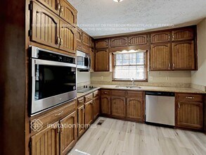 542 Kenwood Rd in Fayetteville, GA - Building Photo - Building Photo