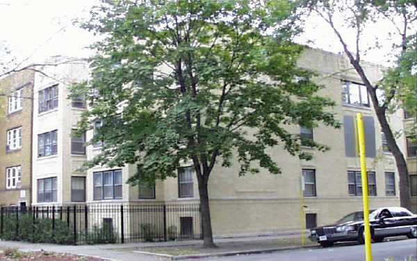 4045 N Sawyer Ave in Chicago, IL - Building Photo