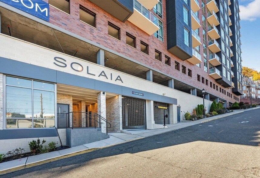 8701 Churchill Rd in North Bergen, NJ - Foto de edificio