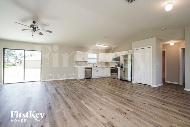 308 Palisades Ave in Lehigh Acres, FL - Building Photo - Building Photo