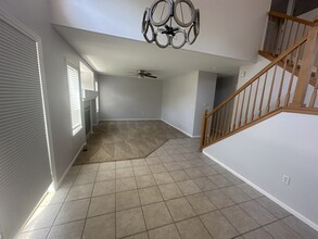22272 E Navarro Pl in Aurora, CO - Building Photo - Building Photo
