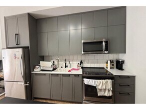 14968-101 101a Ave in Surrey, BC - Building Photo - Building Photo