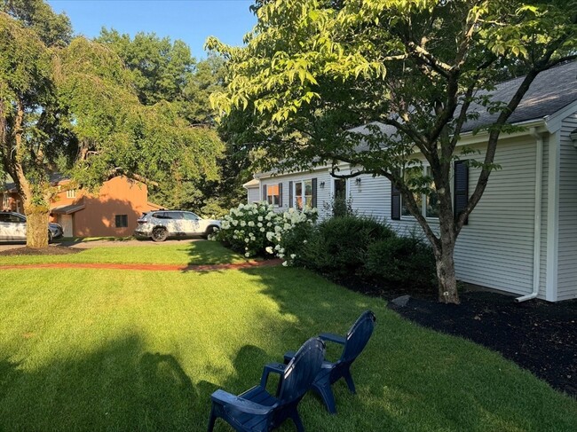 14 Lilac Cir in Wellesley, MA - Building Photo - Building Photo